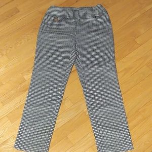 Lisette L 🇨🇦 ankle pant black & white